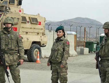 EKTAKTO: Τουρκικά στρατεύματα αναπτύχθηκαν στα σύνορα Κατάρ-Σαουδικής Αραβίας! (φωτό, βίντεο) (upd)